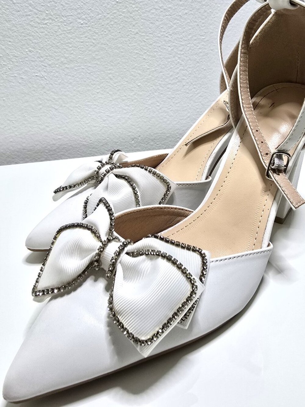 White Pointed Toe Heels with Bows